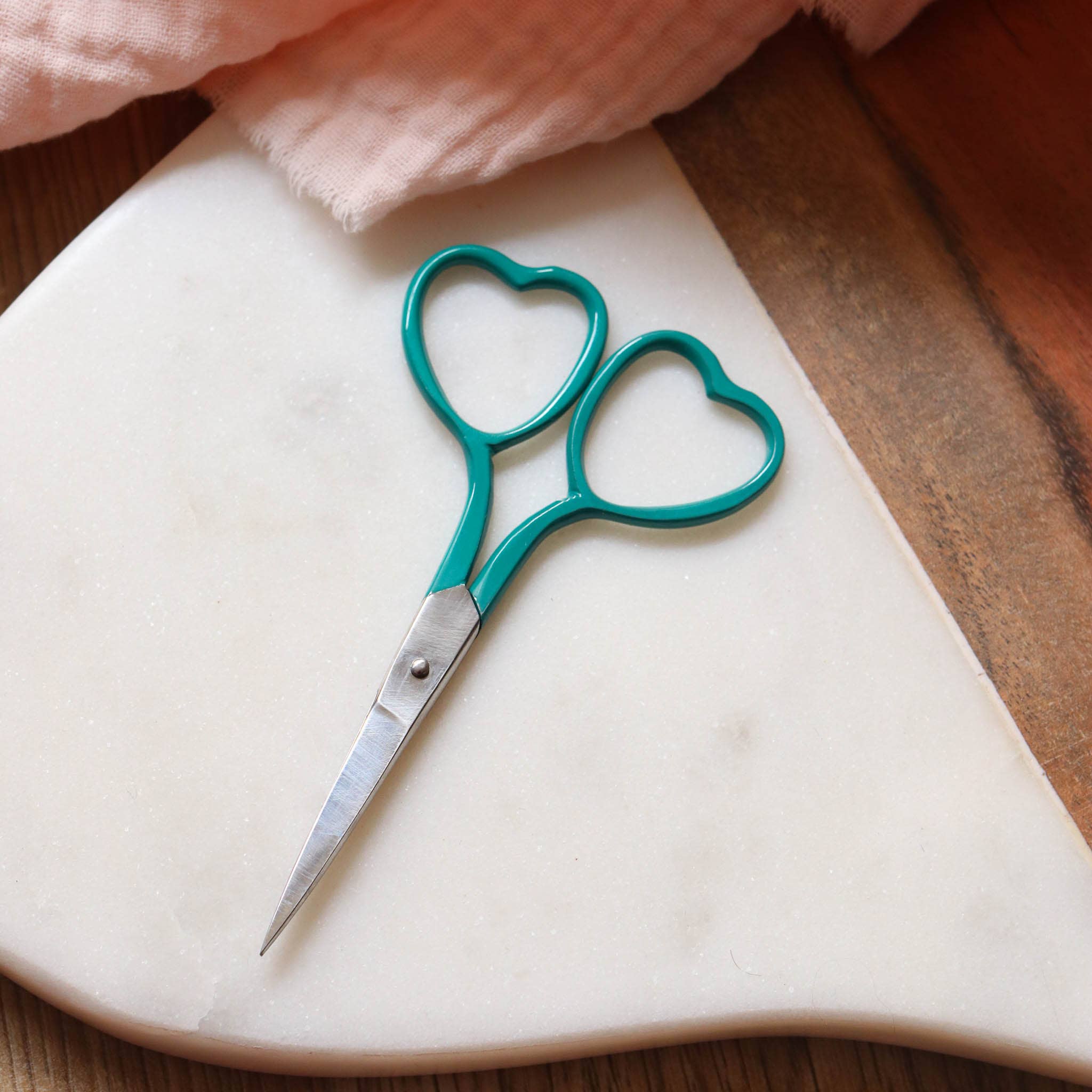 Lise Tailor - Wholesale Embroidery/Cross Stitch Supplies - Heart Embroidery Scissors8