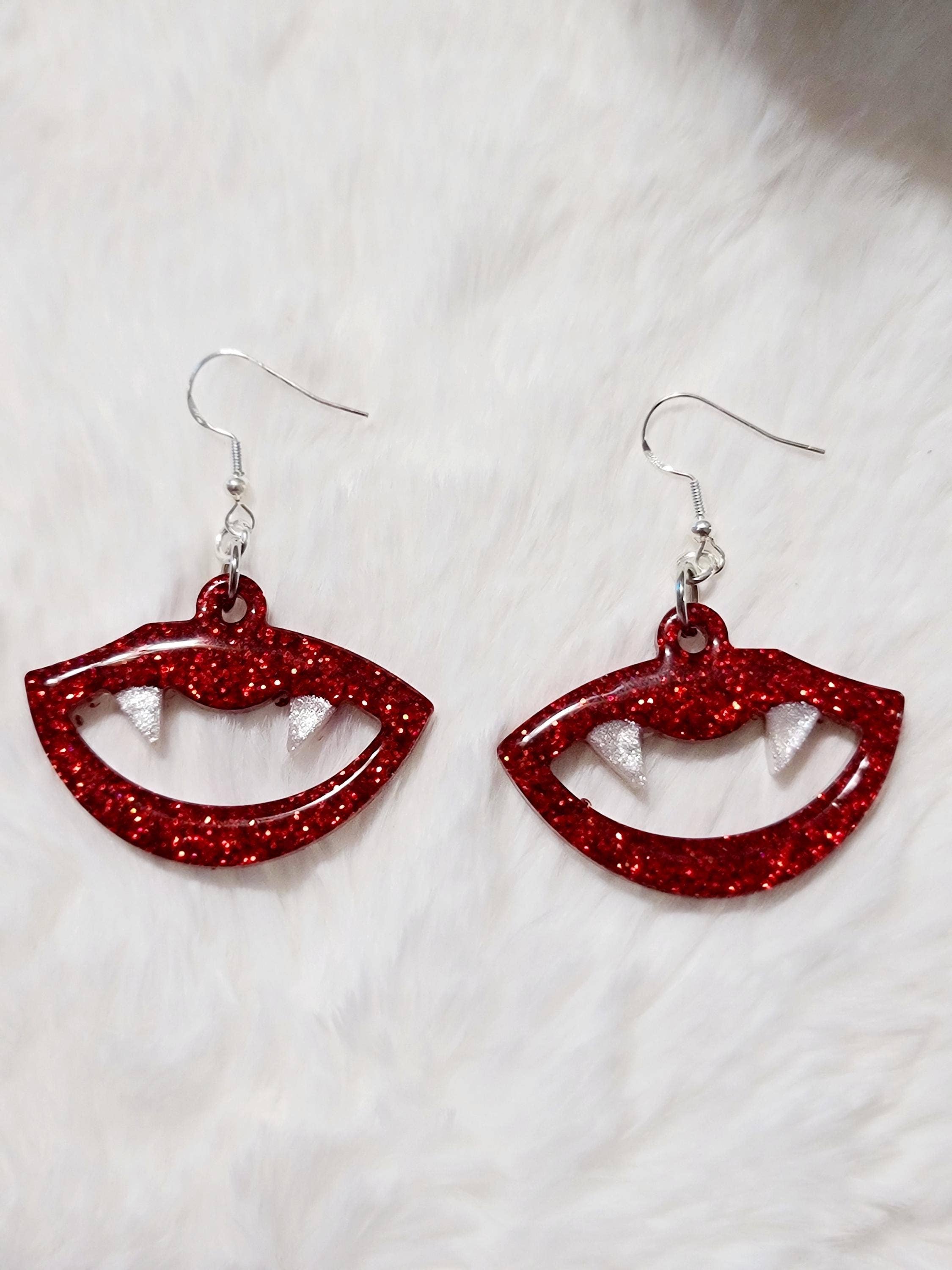 BabyGirl Creations – wholesale Dangle earrings – Halloween Vampire Fang Earrings With Red Lips Resin5