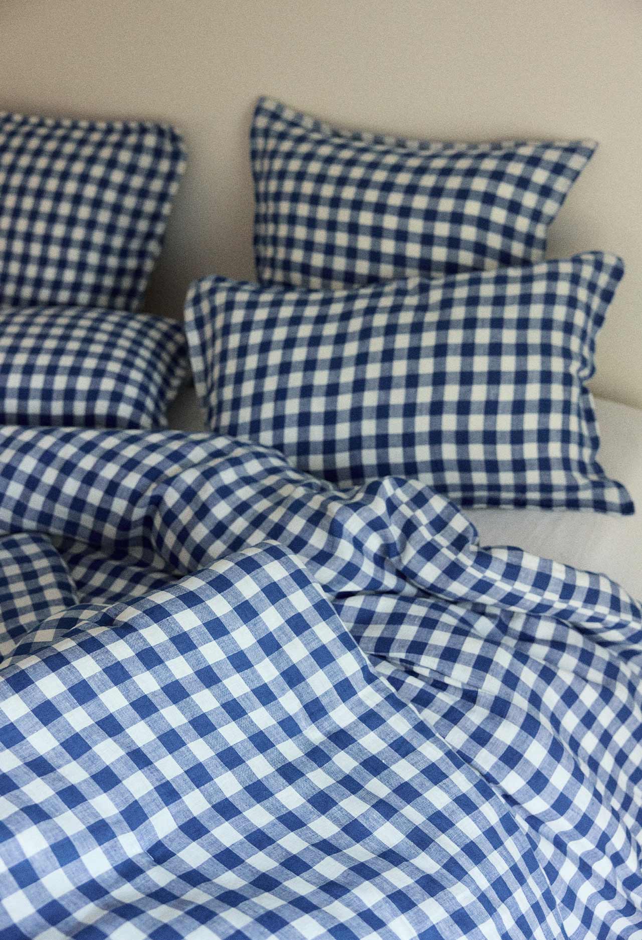 Gabrielle Paris – wholesale Påslakan – Påslakan i tvättad linne med blå rutig XL-variant1