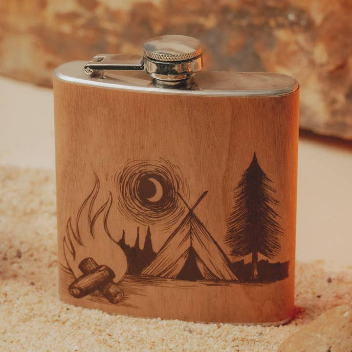 Fiole en bois 6 oz - Feu de camp pour la vente par Spitfire Girl