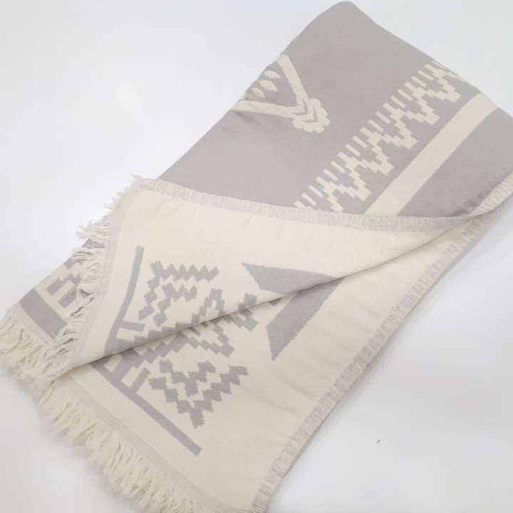 Plaid en coton biologique Finian pour la vente par H+E Goods Company