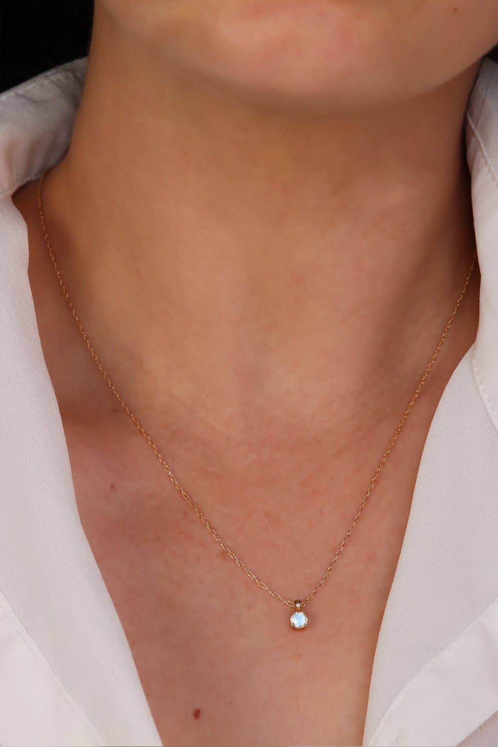 Lacee Alexandra Jewelry – wholesale Pendant/charm necklace – Solid Gold Moonstone Necklace5