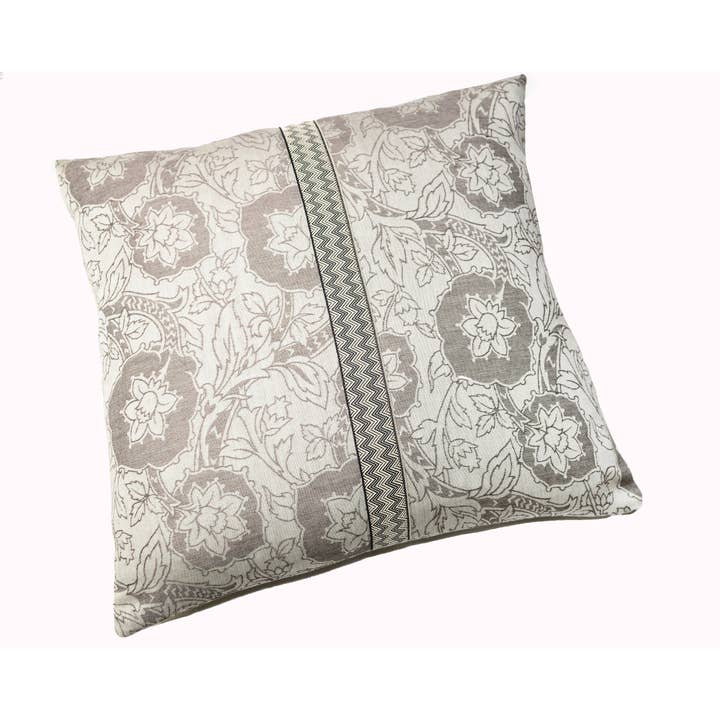 Coussin floral Raffinato pour la vente par Fili New York