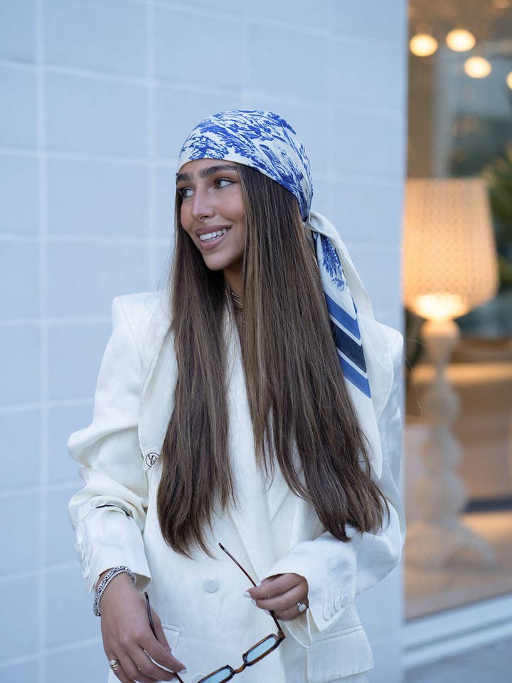 Foulard quadrato Country Navy Toile per la vendita all'ingrosso da parte di The Scarf Bar