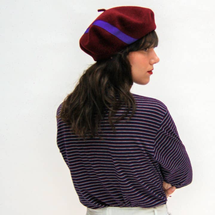 Béret Graphique Bordeaux pour la vente par La Cerise sur le Chapeau