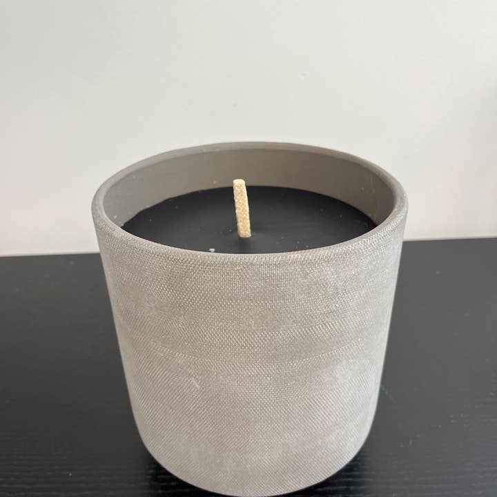 BIDKhome - Wholesale Novelty Candle - Lg Flowerpot w/3 Planter feet Taupe Candle Dia 7” - TAUPE
2