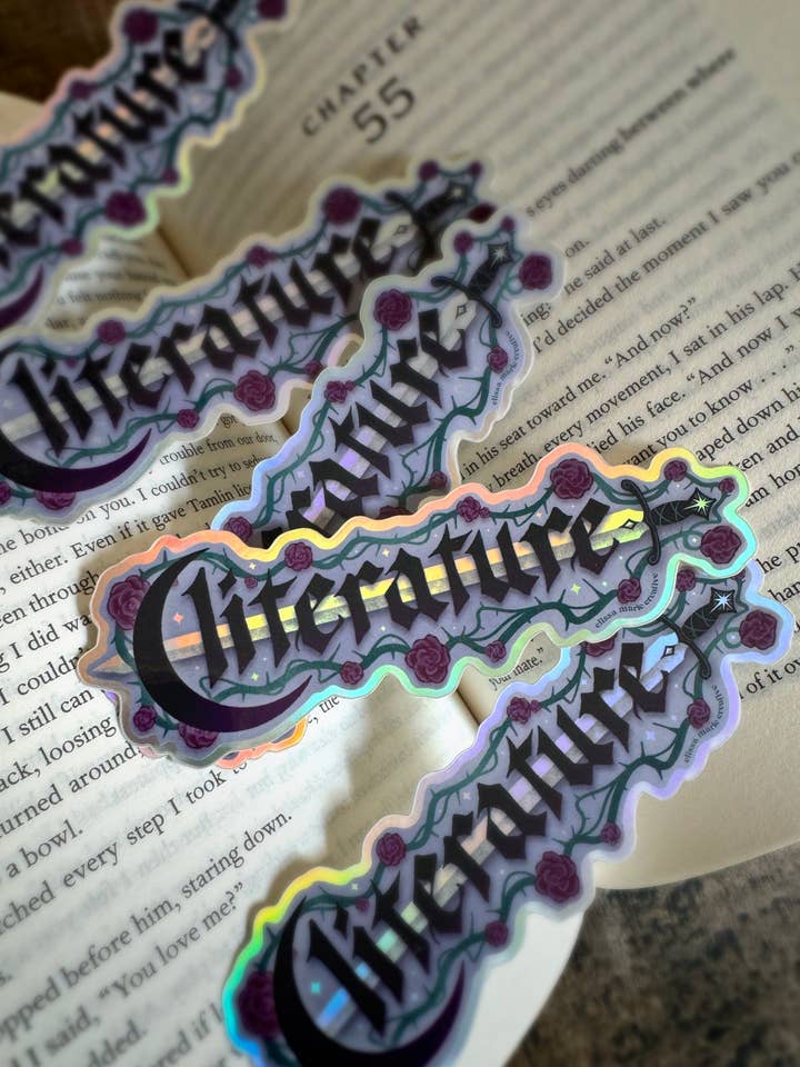 Autocollant Holo sur la littérature | livresque | romantique | acotar pour la vente par Elissa Marie Creative