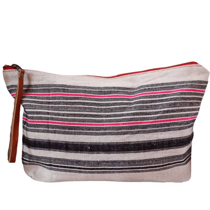 Haven Moon in Aquinnah avec bracelet en cuir marron pour la vente par Vaalbara