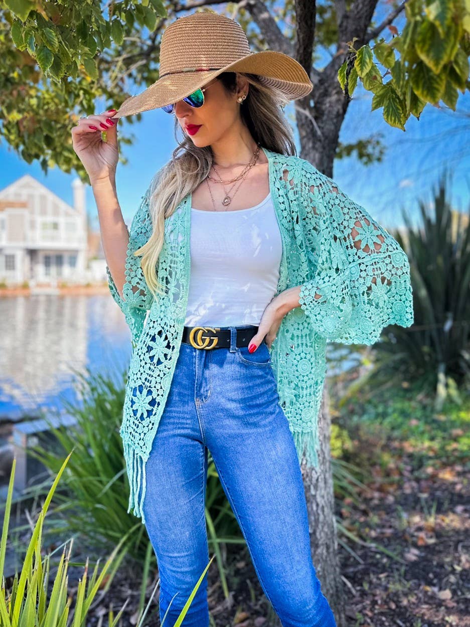 Sauge Kimono en crochet floral sauge à manches 3/4 avec pompons en vente sur Faire1