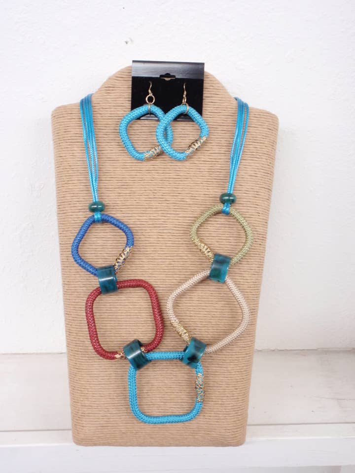 4 TRÅDAR BLÅ VAX SLADD MED MULTI FÄRG 5 RUTOR SYNTETISKA för wholesale av International Duru's