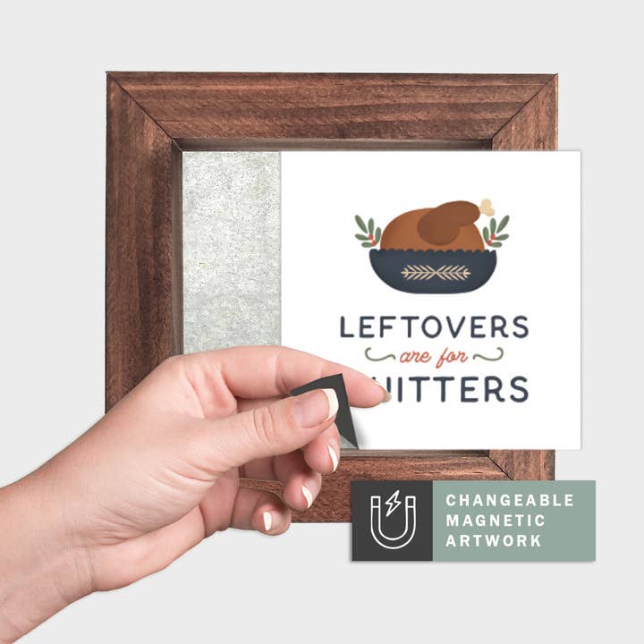 Magneetische Seizoensdecoratie Inzet voor Verwisselbaar Bord (Mini): Restjes Zijn Voor Opgevers (Thanksgiving) | Magneetbord Leeg Apart Verkocht voor wholesale door Simpler Seasons Decor
