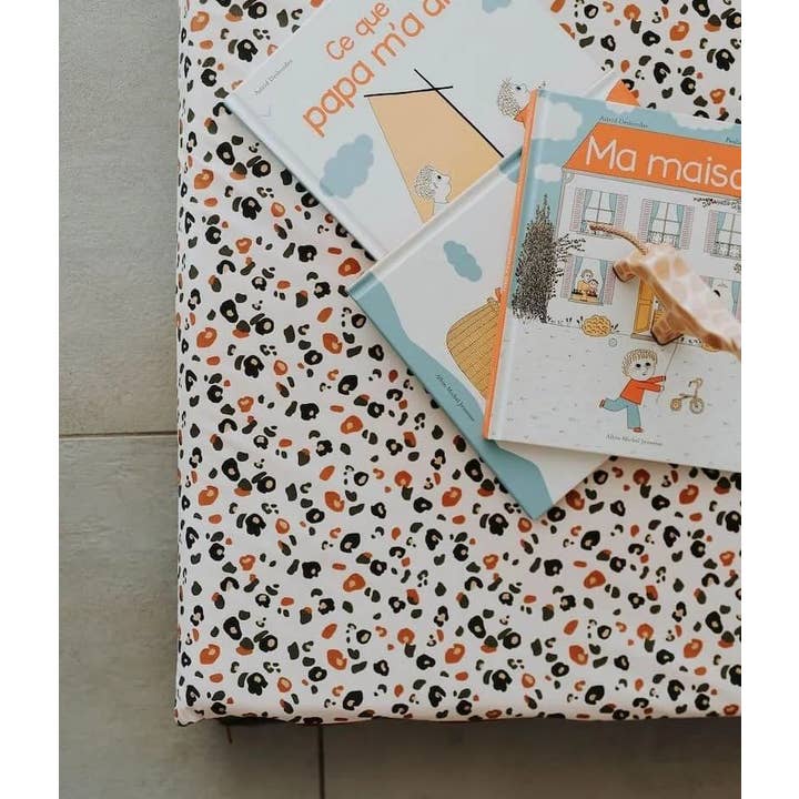Manufacture des bébés français - Wholesale Activity Pad - Kids & Baby - Leopard waterproof motor skills mat1