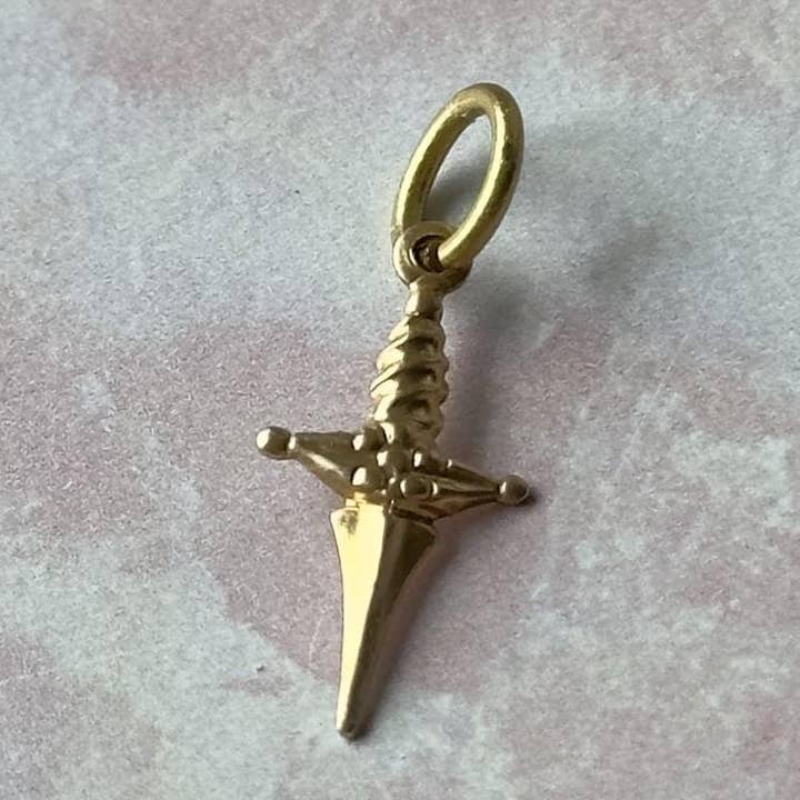 Vintage mässing dolkberlock för halsband eller armband för wholesale av The Brass Era