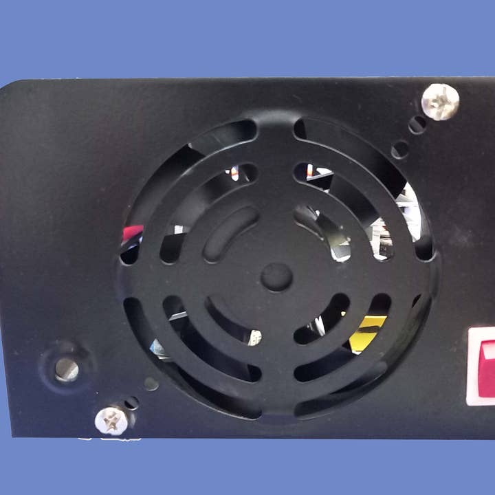 ShahNawaz & Sons - Vente Chargeurs portables - Chargeur de batterie de voiture 12V 20AH3