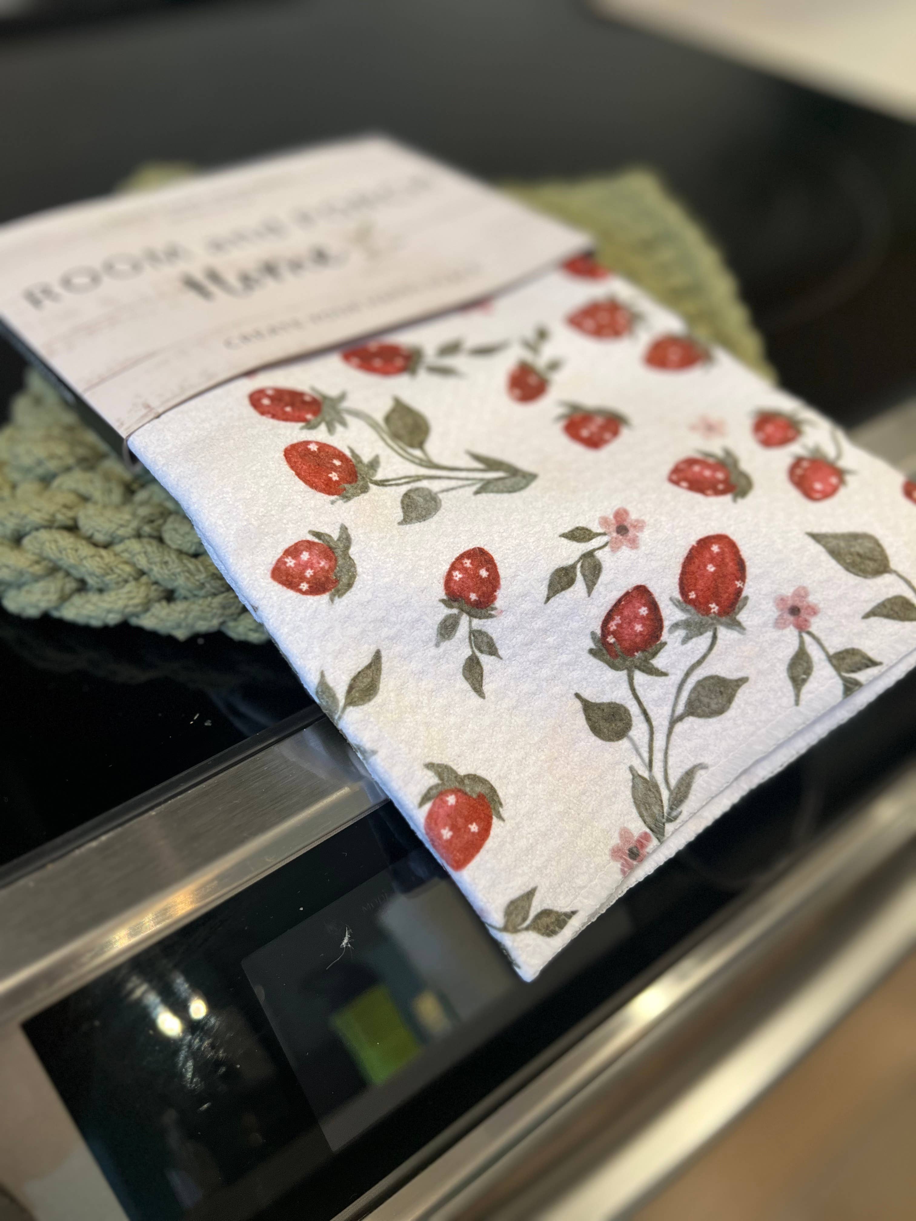 ROOM and PORCH - Wholesale Tea Towel - Strawberry Vines - Hand/Tea Towel - Recycled Microfiber3