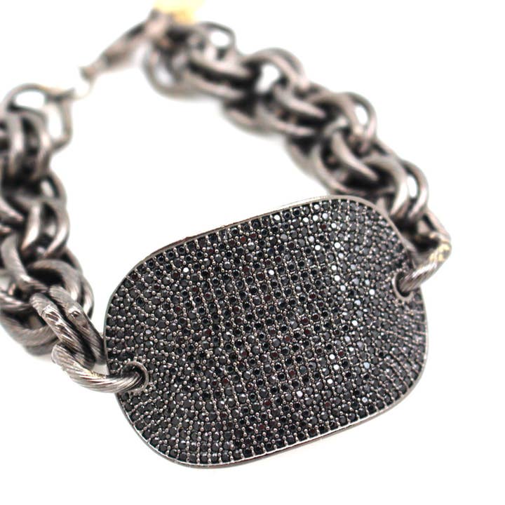 Bracelet Dog Tag pour la vente par Karli Buxton