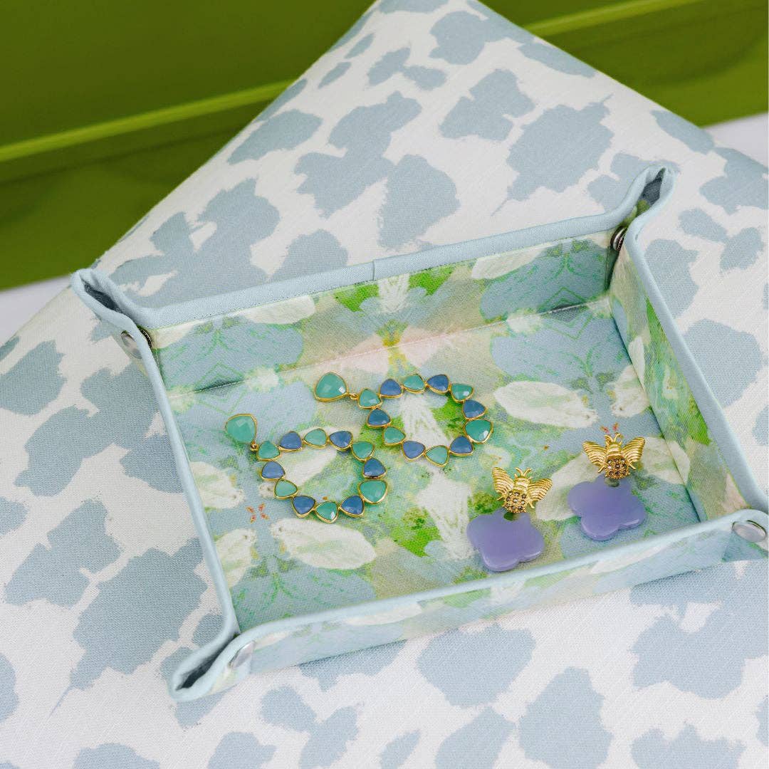 Laura Park Designs - Wholesale Decorative Tray - Elephant Falls Snap Tray1