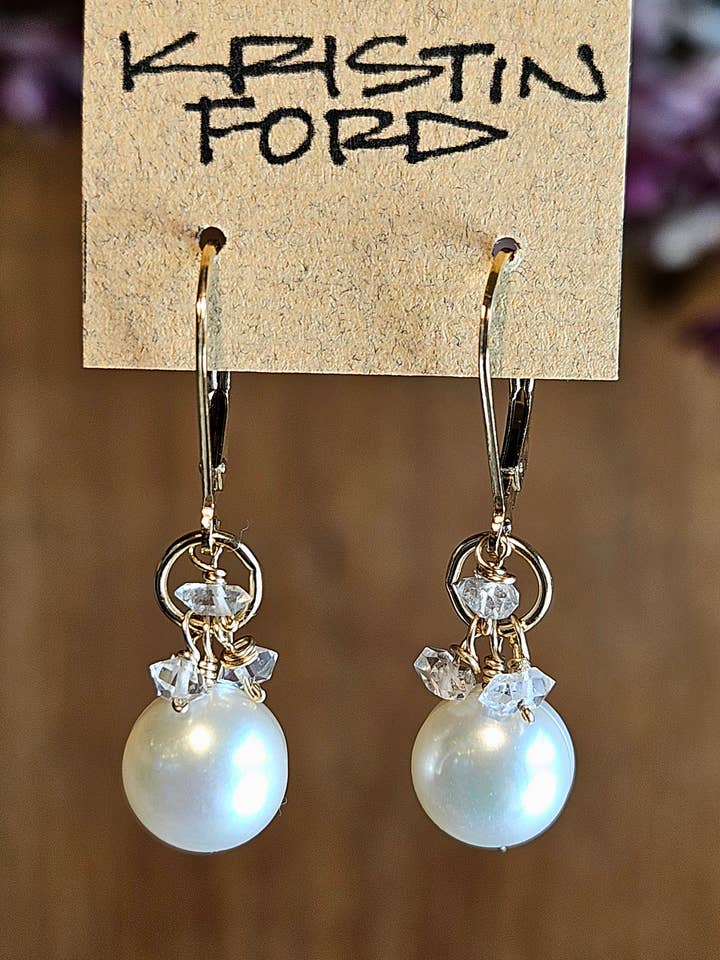 Orecchini con Perle d'Acqua Dolce e Diamante Herkimer EWH1626G per la vendita all'ingrosso da parte di KRISTIN FORD Jewelry With Meaning