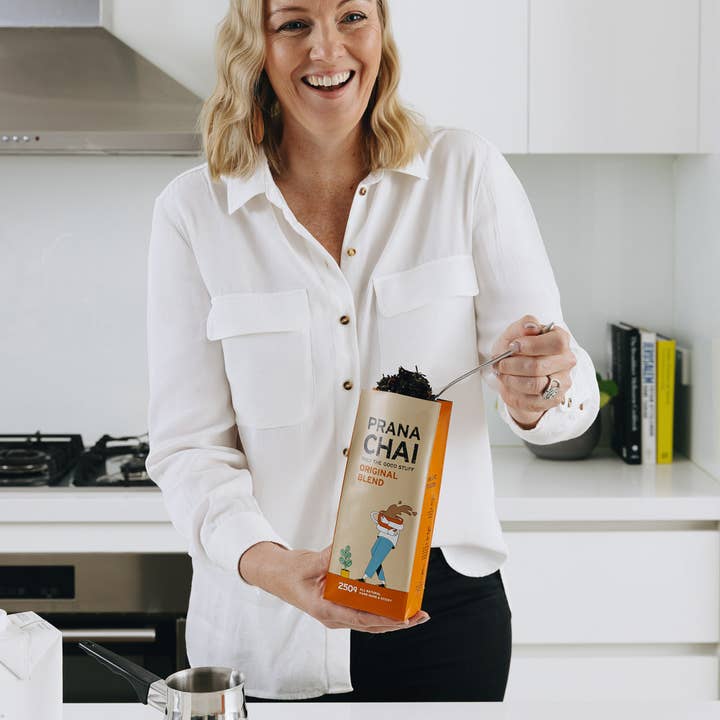 Prana Chai - Wholesale Gift Bag Set/Pack - Prana Chai + Huskee Cup + Strainer Gift Set9