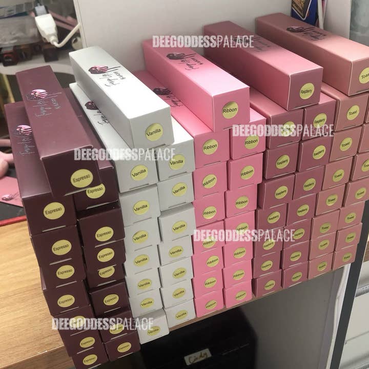 Deegoddesswholesale – Bálsamo labial por atacado – 50 unidades Bálsamo Labial Brilhante com Peptídeos de Marca Própria4