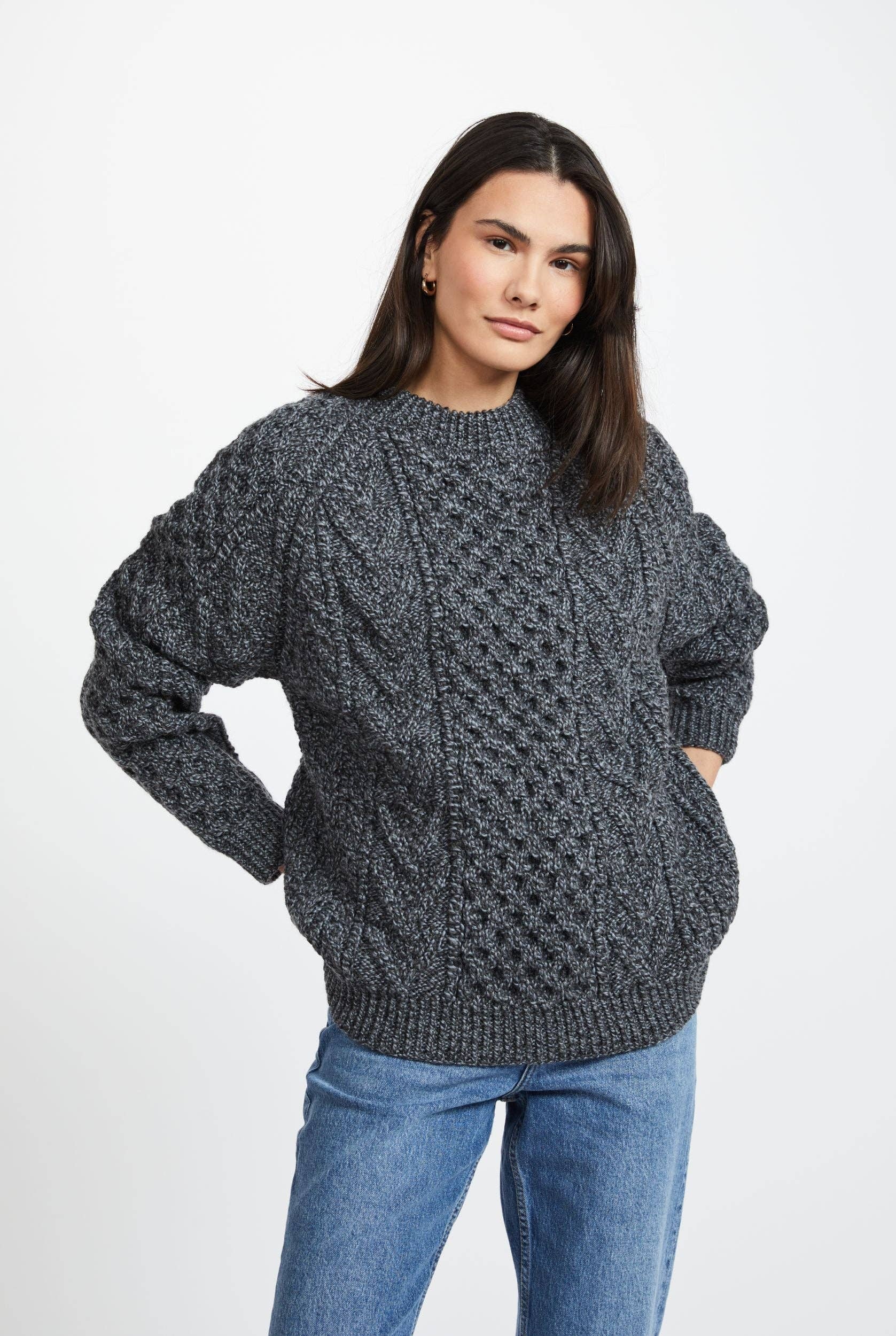 Aran Woollen Mills – wholesale Knitted jumper – Women′s – Kilronan Aran Ladies Honeycomb Sweater - Charcoal2