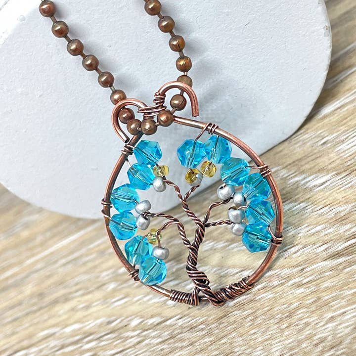 Mini colgante de árbol de la vida envuelto en alambre con cristales de vidrio para venta al por mayor de Handmade by Marlayna
