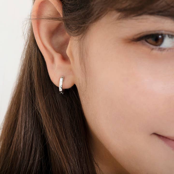 In Season Jewelry - Wholesale Huggie Earrings - Staggered CZ Gems 9mm Girls Earrings Hoop - Sterling Silver8