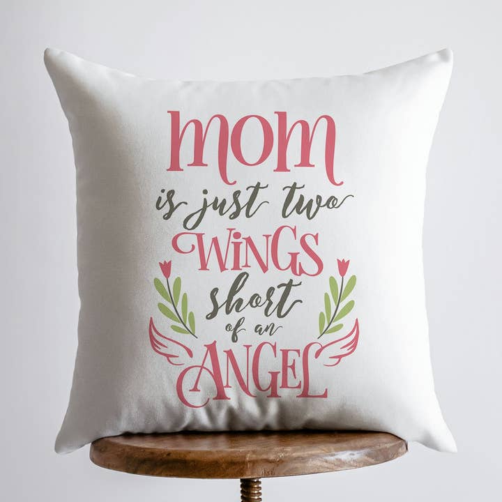 Mama ist nur zwei Flügel kurz vor einem Engel | Kissenbezug | Blumendekor | Wohnkultur | Wurfkissen | Mama Geschenk | Geschenk für sie | Raumdekor für den Großhandel von UniikPillows