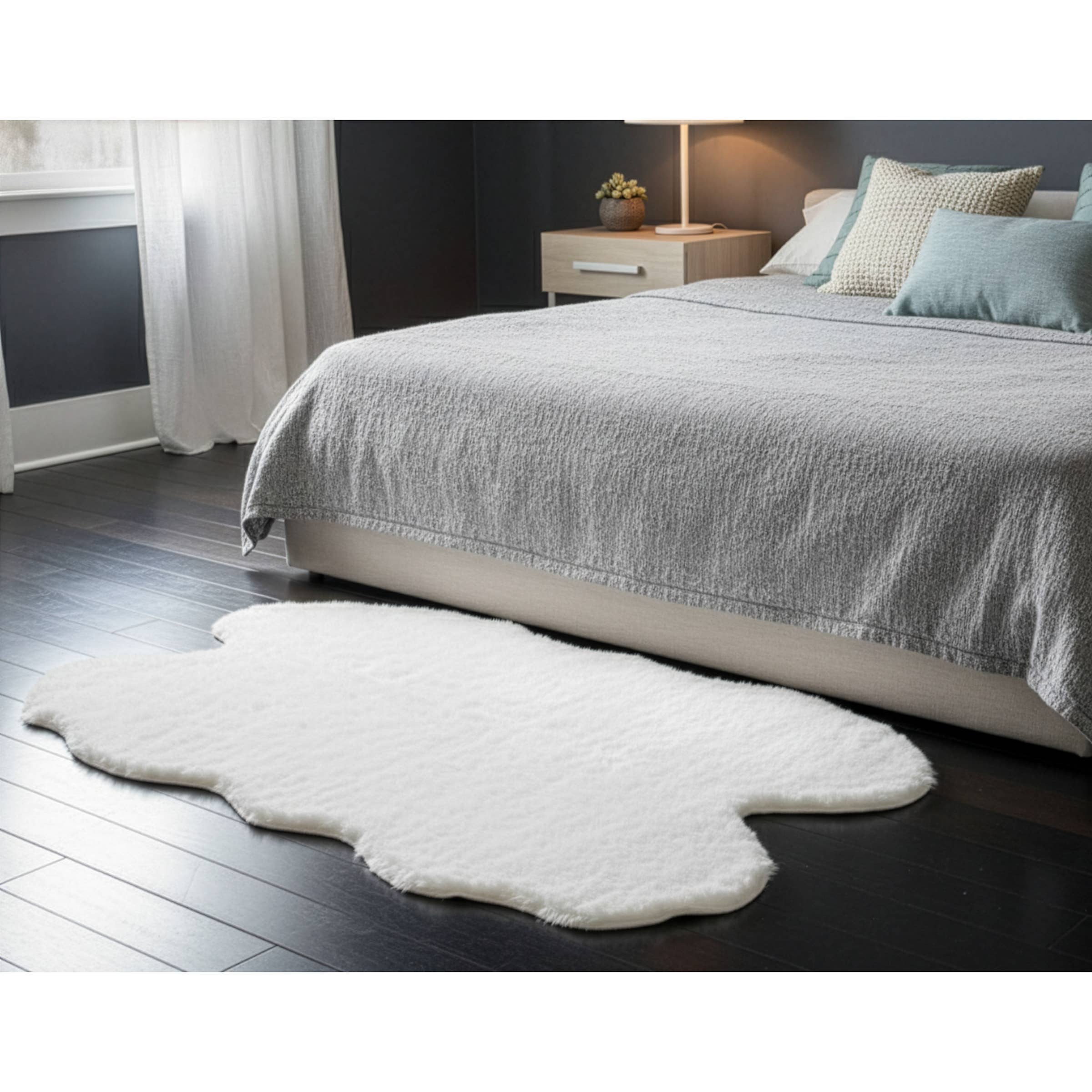 Glamour Home - Wholesale Area Rug - Ailsa Faux Sheepskin Fur Area Rug Animal-hide Shape White1