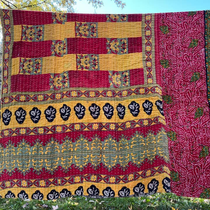 Hopes Unlimited - Wholesale Throw Blanket - Sari Kantha Throw Blanket3