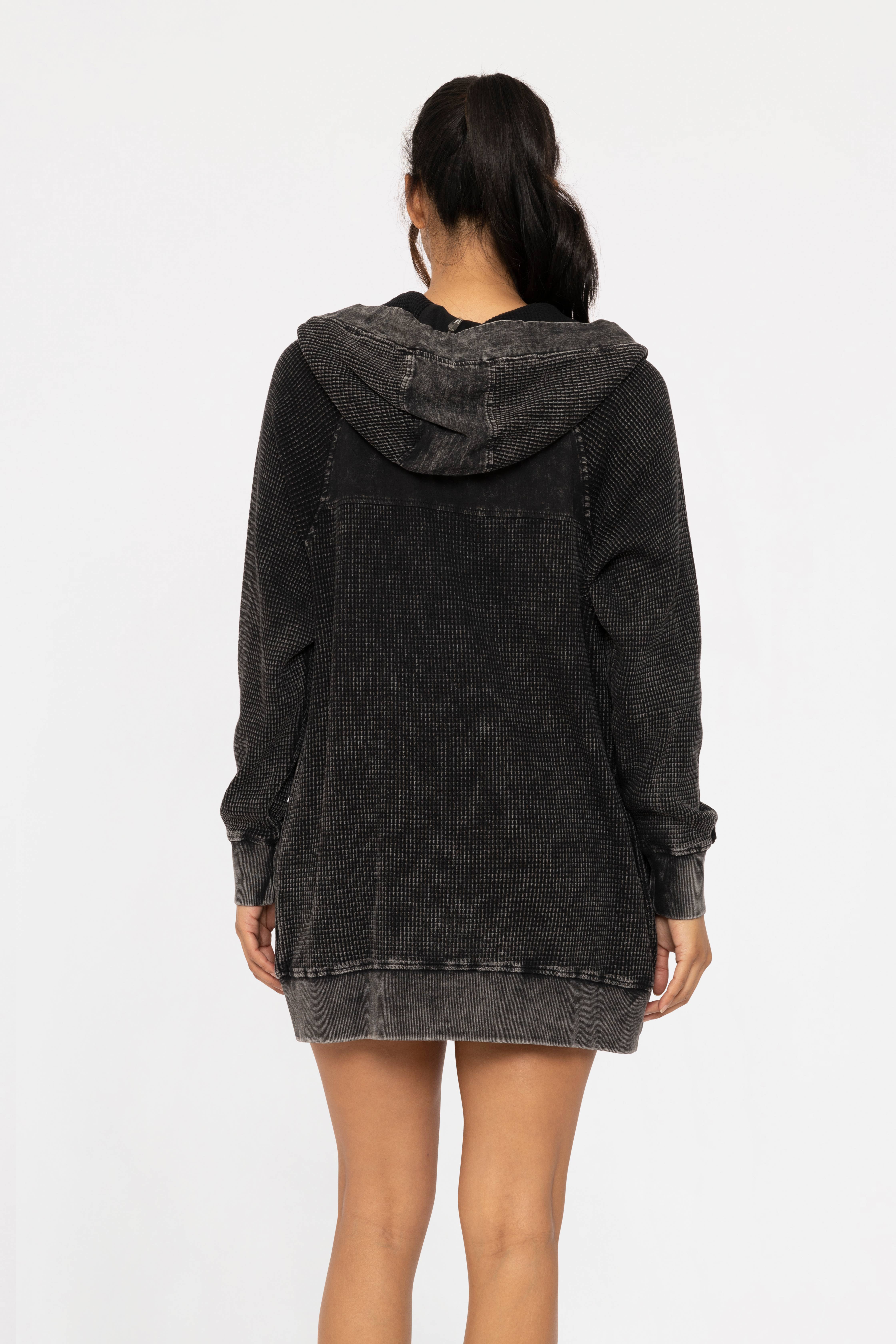 Mono B - Vendita all'ingrosso Felpa con cappuccio - Donna - Giacca oversize con cappuccio e zip lavata con acqua minerale6