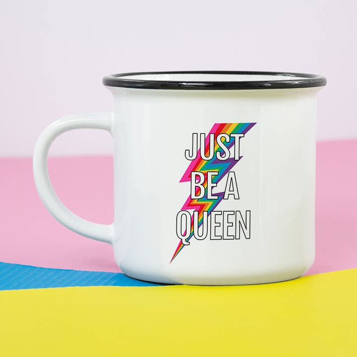 Just be a Queen/Pride Month Tasse für den Großhandel von Bibiche fait son Cirque