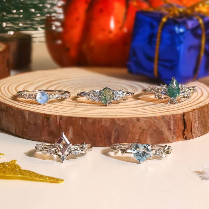 Azura Jewelry - Wholesale Band/Stacked Ring - Everlasting Heart Sky Blue Topaz Ring©7