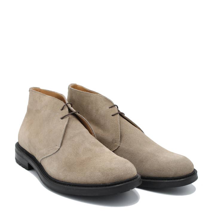 HIGLAND BOOT TAUPE SUEDE per la vendita all'ingrosso da parte di Saxone of Scotland