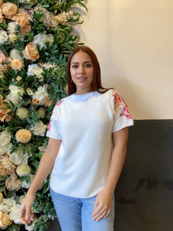 MAGNVS - Wholesale T-Shirt - Women's - 2484 KNIT T-SHIRT WITH FLOWERS6