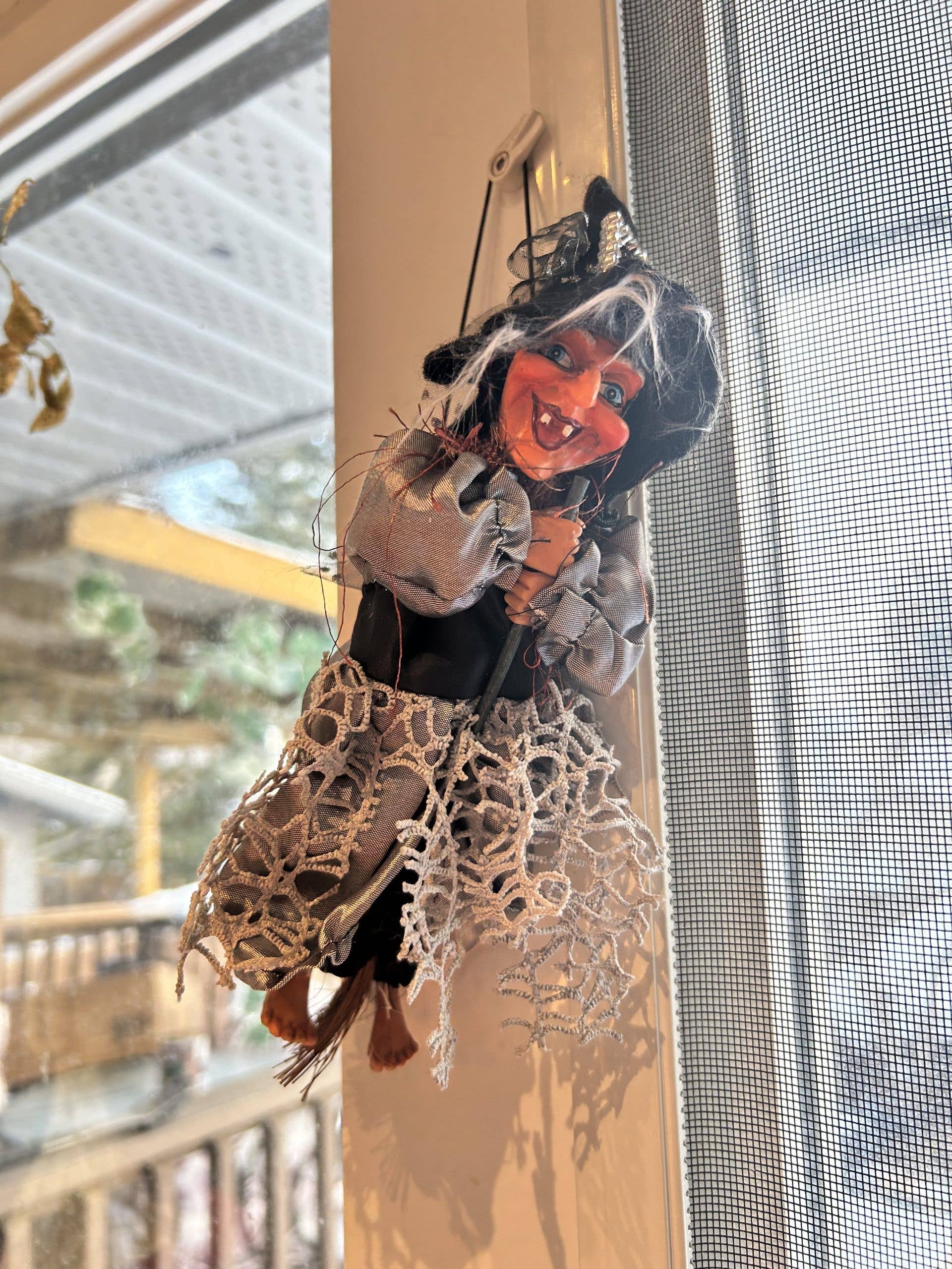 Marketplace24 - Wholesale Decorative Figurine - Kitchen Witch Doll Sirene silver1