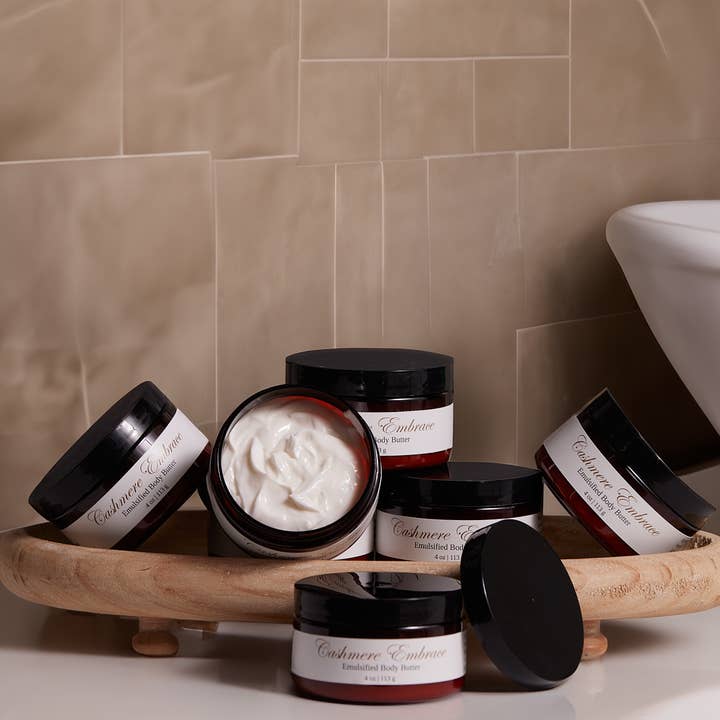 Beurre corporel émulsionné Cashmere Embrace pour la vente par Husk Her Happy
