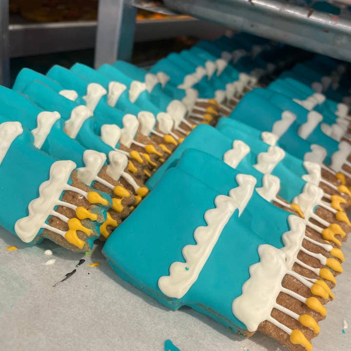 Lucky Biscuit Pet Bakery - Wholesale Pet Treats - Dog - Happy Birthday Fido!