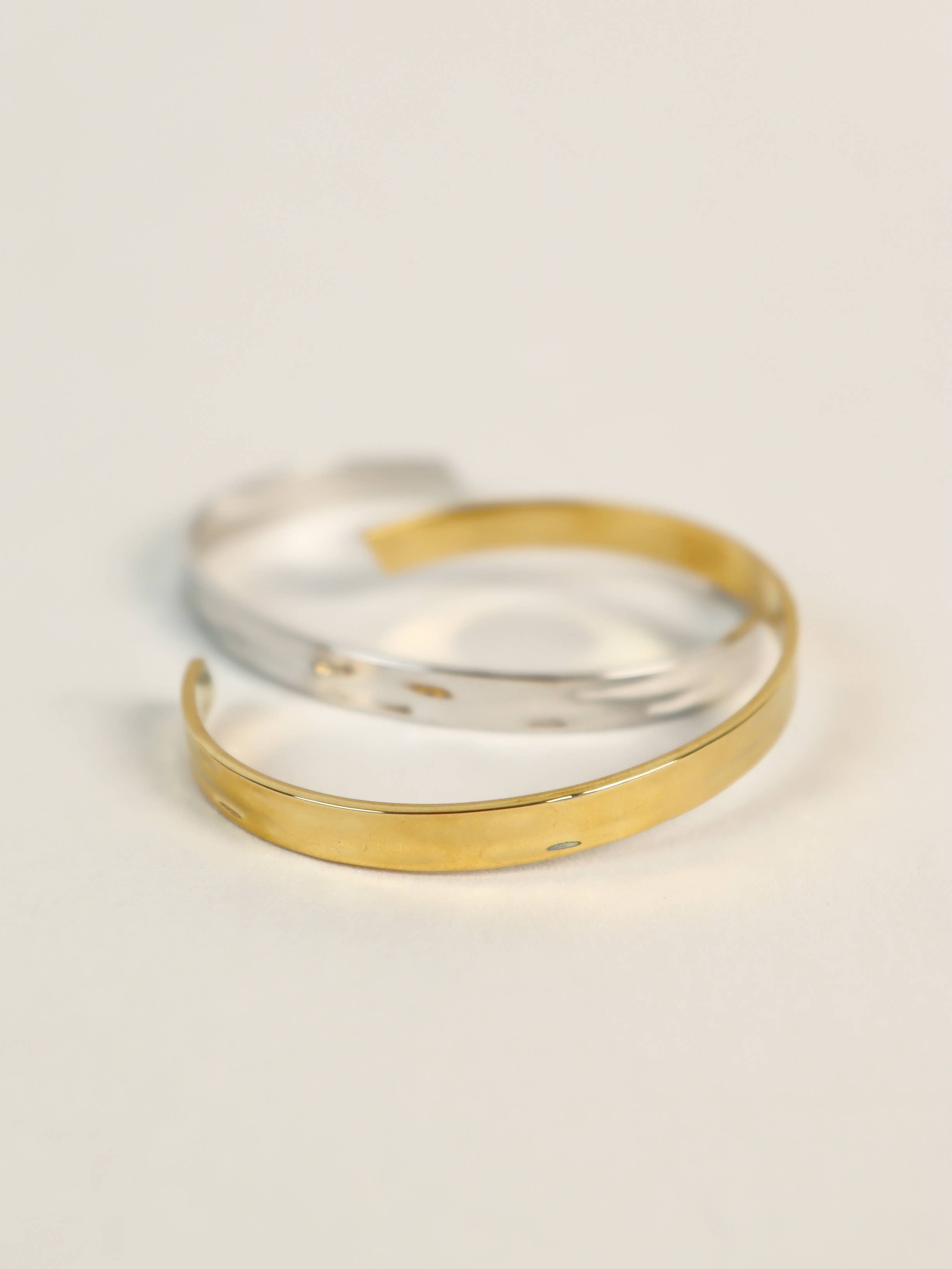 Angels Whisper Accessories – wholesale Cuff bracelet – Toro Skinny Open Cuff Sterling Silver Plated Bangle1