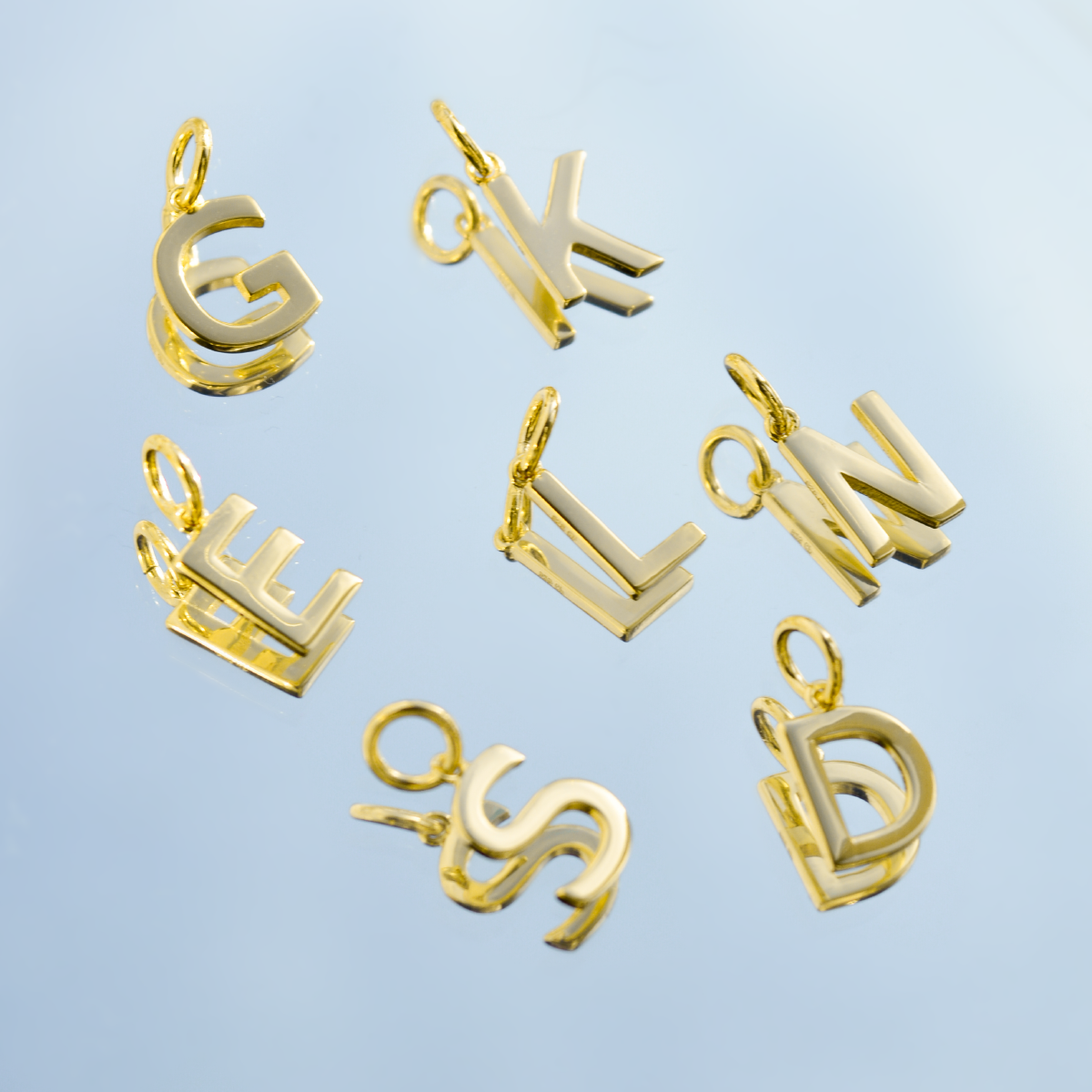 The Little Keepsake Company – Pendente/pingente individual por atacado – Pendente Letra 'K' Em Ouro Amarelo1