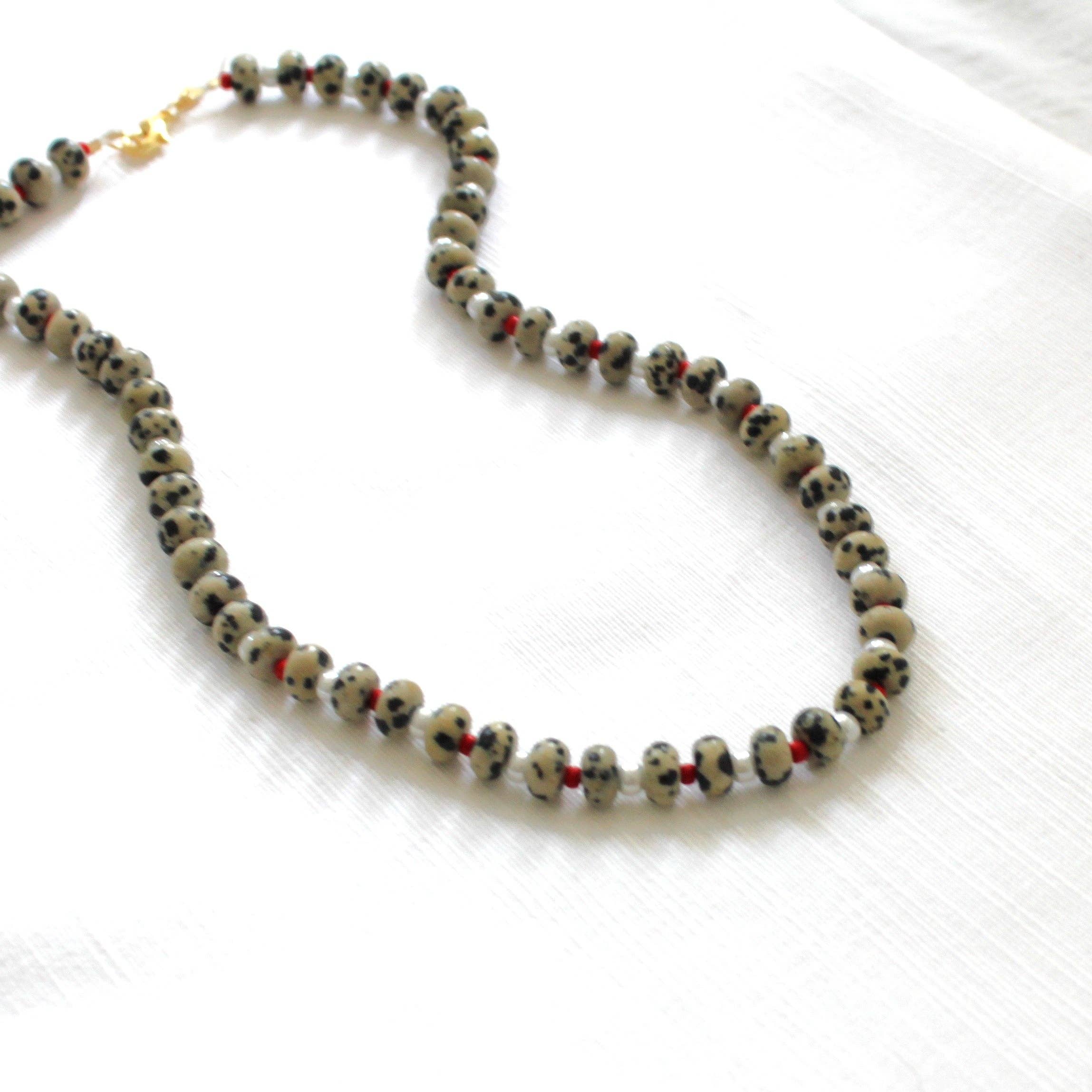 The Silver Wren – Colar com missangas/pérolas por atacado – Colar de Rebuçado de Pedra Meseta Malhada2