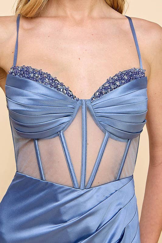 Maniju – Engroshandel Kjole - Dame – Maxikjole i satin med perlebesætning og rynkedetaljer8