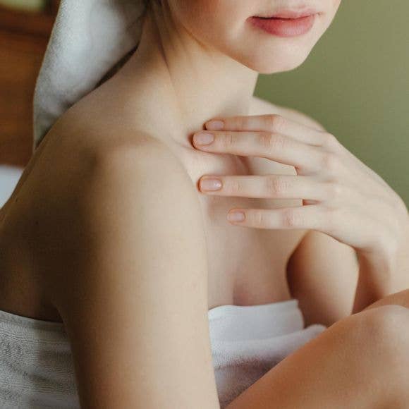 JESSIEANNA & COMPANIES - Vendita all'ingrosso Olio bagno/corpo - Olio da bagno Skin So Soft Botanical Essence3