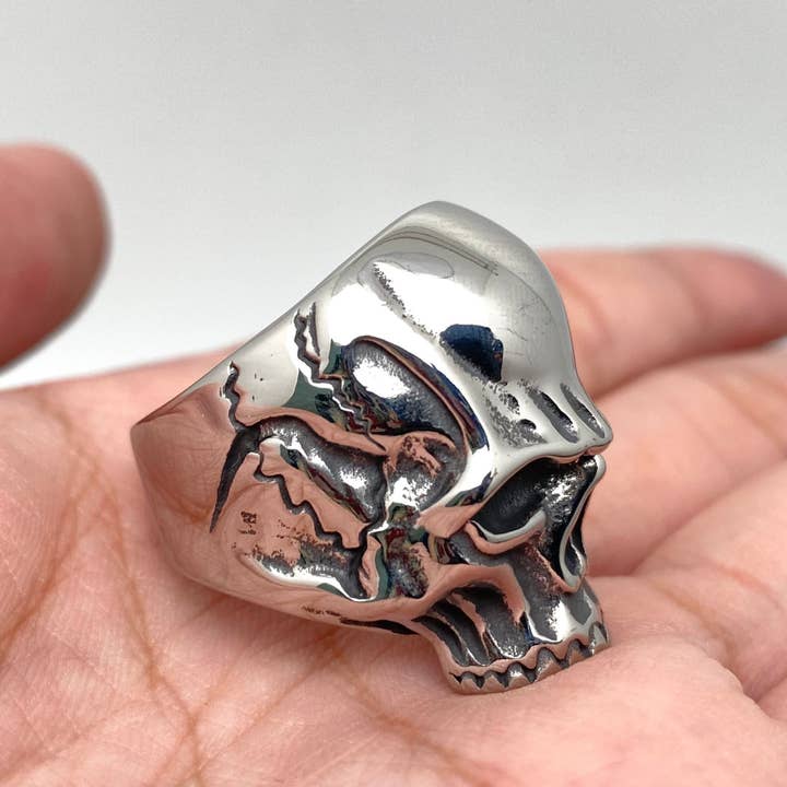 Mio Queena - Wholesale Signet Ring - Biker Jewelry Stainless Steel Skull Ring - MJ/MR2