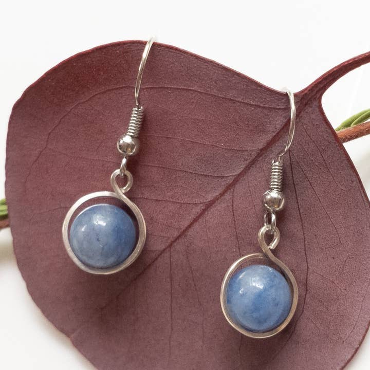 Boucles d'oreilles Angelite Signature pour la vente par BellaChel Jeweler