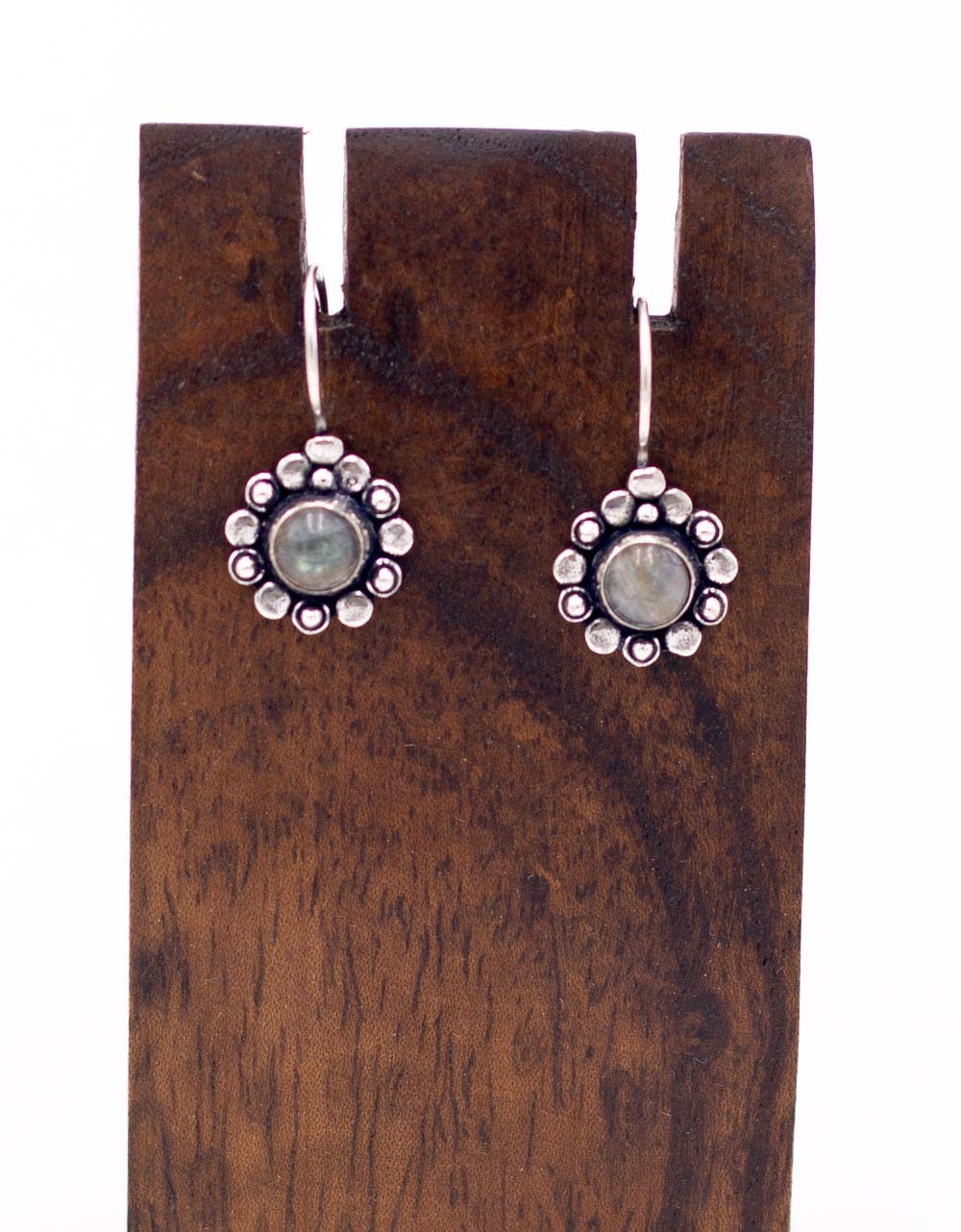 Kimago Look - Wholesale Dangle Earrings - Floral earrings with handcrafted stone | Kimago2