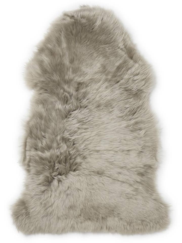 Klassisk langhåret fåreskind i taupe for engroshandel hos Skinnwille Home