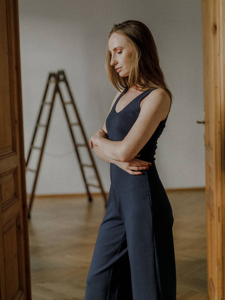 VIKTORIA&VIKTOR - Wholesale Jumpsuit - Dames - JERSEY VIOLA jumpsuit met uitsparing12