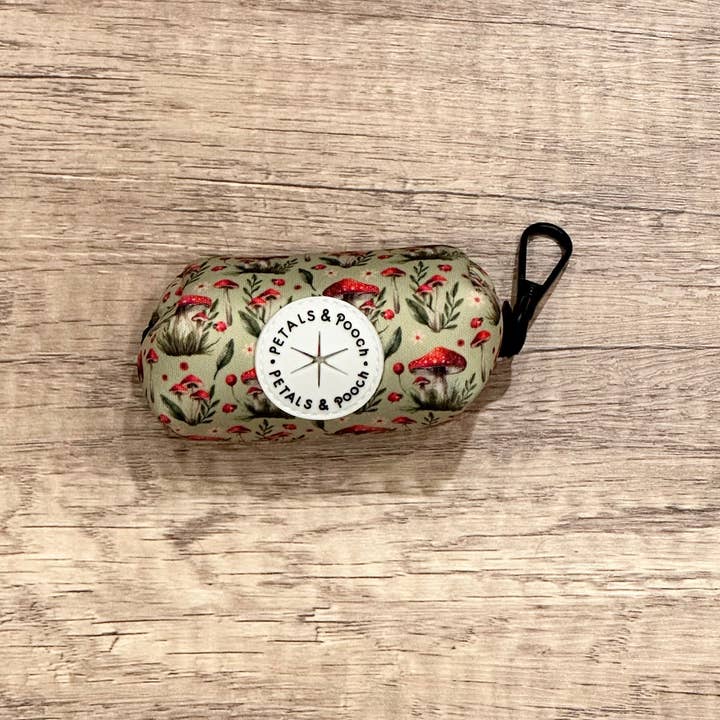 Le Porte-Sac à Crottes de Jardin Tacheté pour la vente par Petals & Pooch