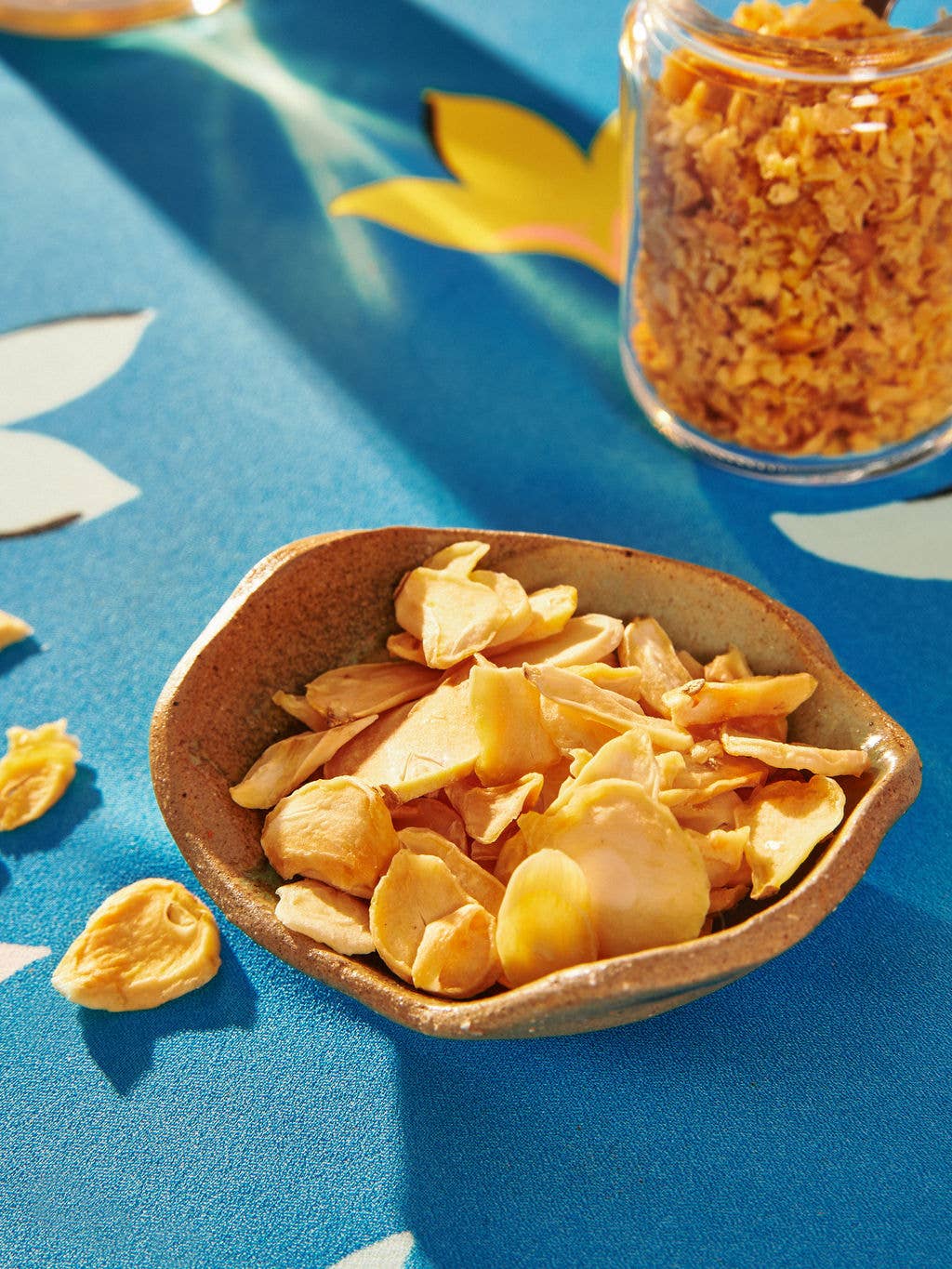 Vân Vân - Wholesale Dried Spice - Sliced Northern Mountain Garlic Dried Herb - Single Origin2